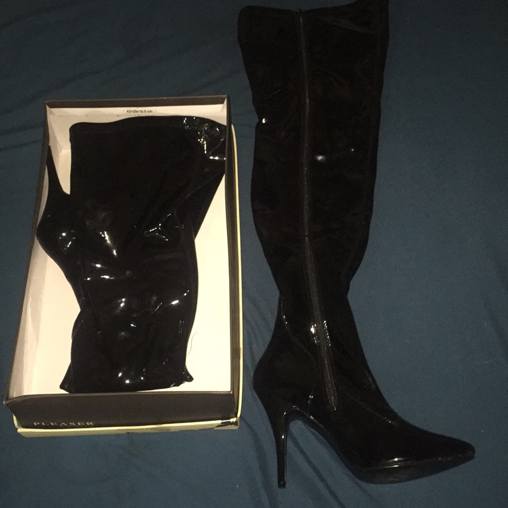 Thigh highs black boots